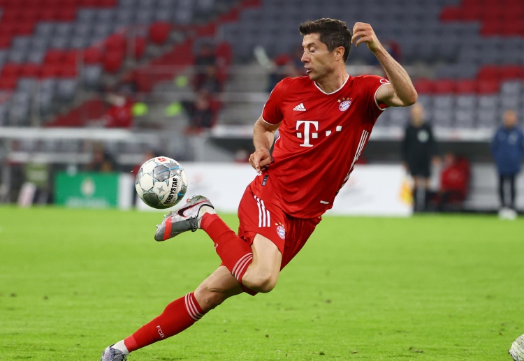 Bundesliga: Bayern Munich's Robert Lewandowski gets booked during their clash against Bayer Leverkusen