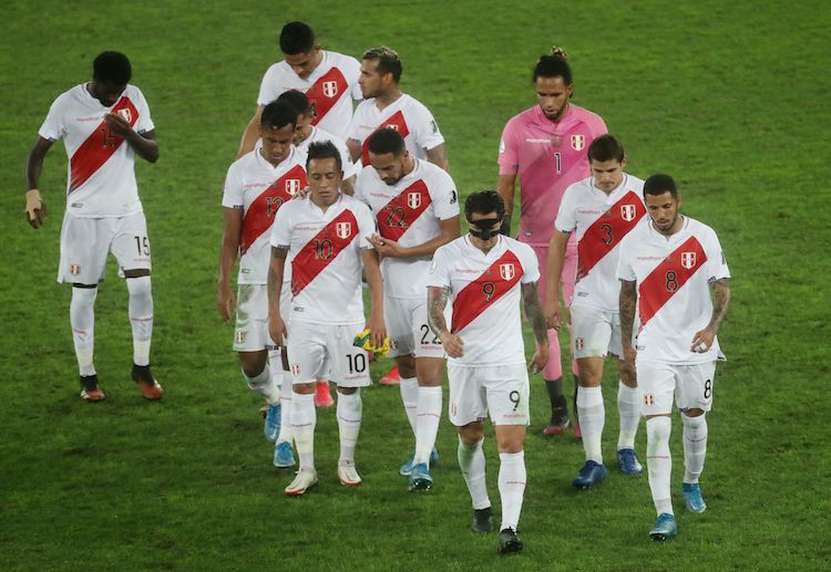 Copa America: Sang đến hiệp hai, Peru tràn lên tấn công hòng tìm bàn gỡ.