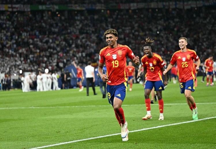 Lamine Yamal góp mặt ở bán kết Nations League trong màu áo Tây Ban Nha